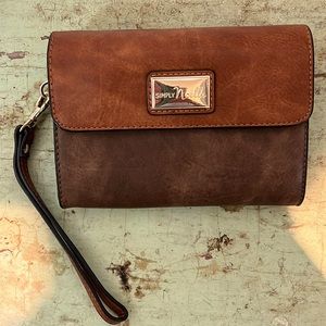 Leather Simply Noelle Clutch with Detachable Wristlet.